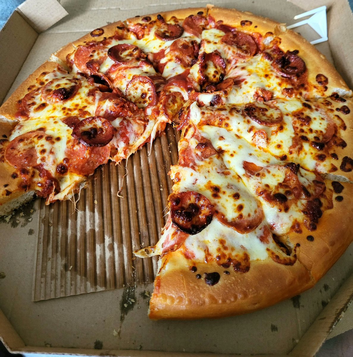 Does anyone still eat Pizza Hut pizza?