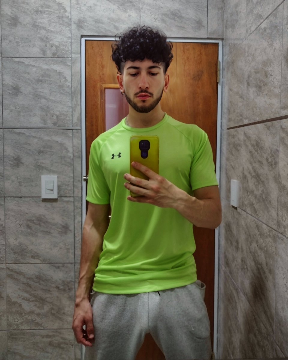 98Agustinnn's tweet photo. 👽 https://t.co/AcRVm11psk