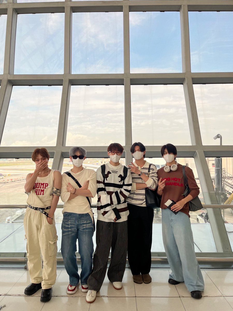 LYKNofficial's tweet photo. 要去台北見LYKYOU 了，好開心啊，我們等等見喔🧡🐺

จะได้ไปเจอ LYKYOU ที่ Taipei แล้ว ดีใจมากๆ แล้วเจอกันนะครับ 🧡🐺

#LYKNASIATOUR
#LYKNASIATOURxTAIPEI
#LYKN
#RISERMUSIC
#GMMTV https://t.co/3NXllIqyvG