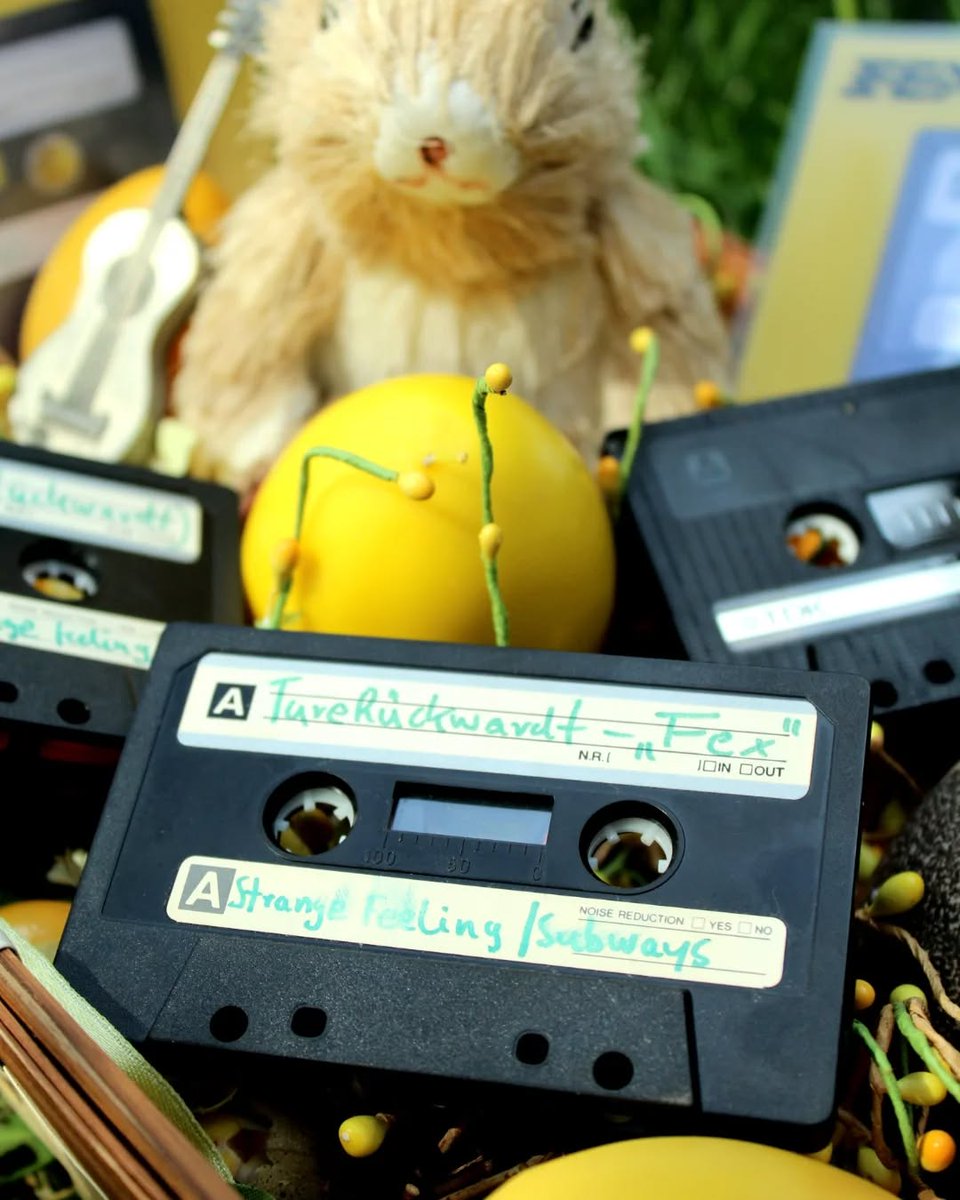 FEX_Band's tweet image. Happy Easter💛💛