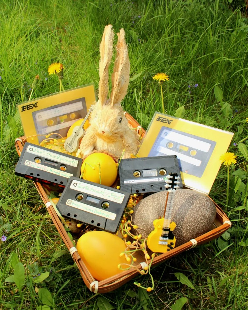 FEX_Band's tweet image. Happy Easter💛💛
