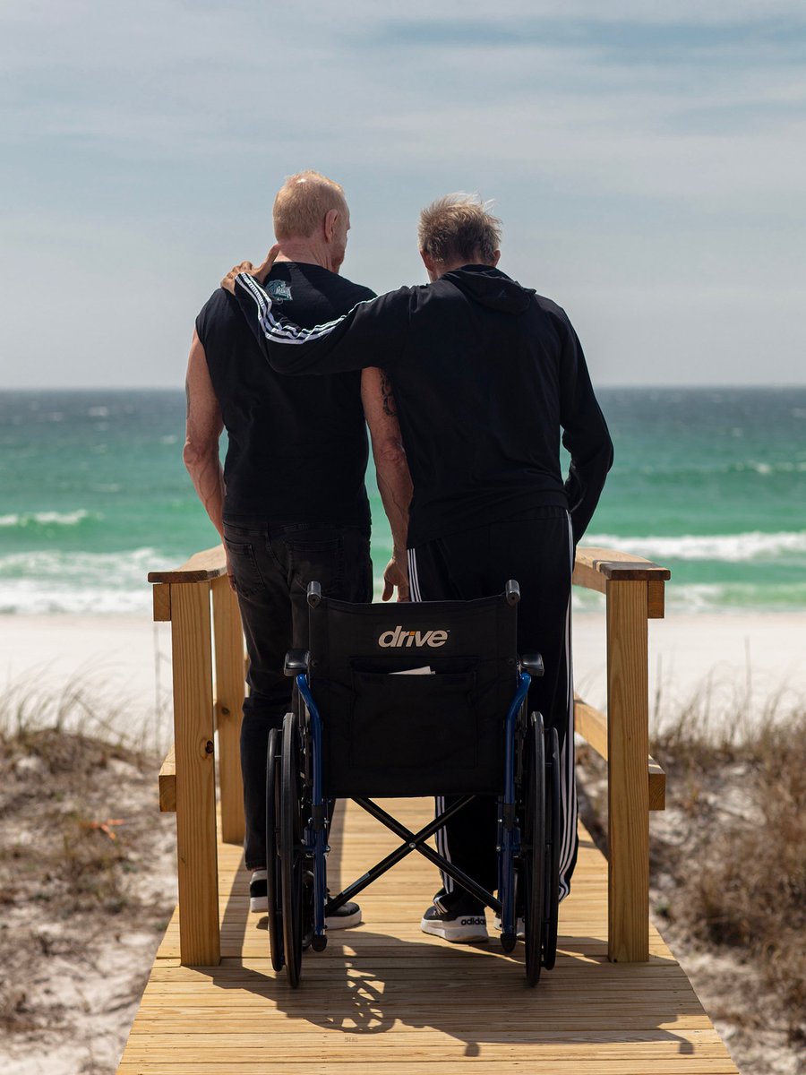 RealDDP's tweet image. HOPE is never gonna go out of style. Congratulations @genuinelexluger photo credit 📸 @edgutentag