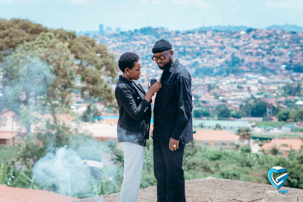 PNyamutoro's tweet photo. Someone should have warned me earlier that one day I would be a unpaid video director behind the scenes!!!

Anyways Manager Beta stay warned that my services are soon becoming professional, you might just need to update your paylist while am still affordable😇.

Also as we spread love through out the Easter holidays, Don't miss catching the Nkulowoza video by @eddykenzoficial on YouTube. https://t.co/ntwd8c1u0z
