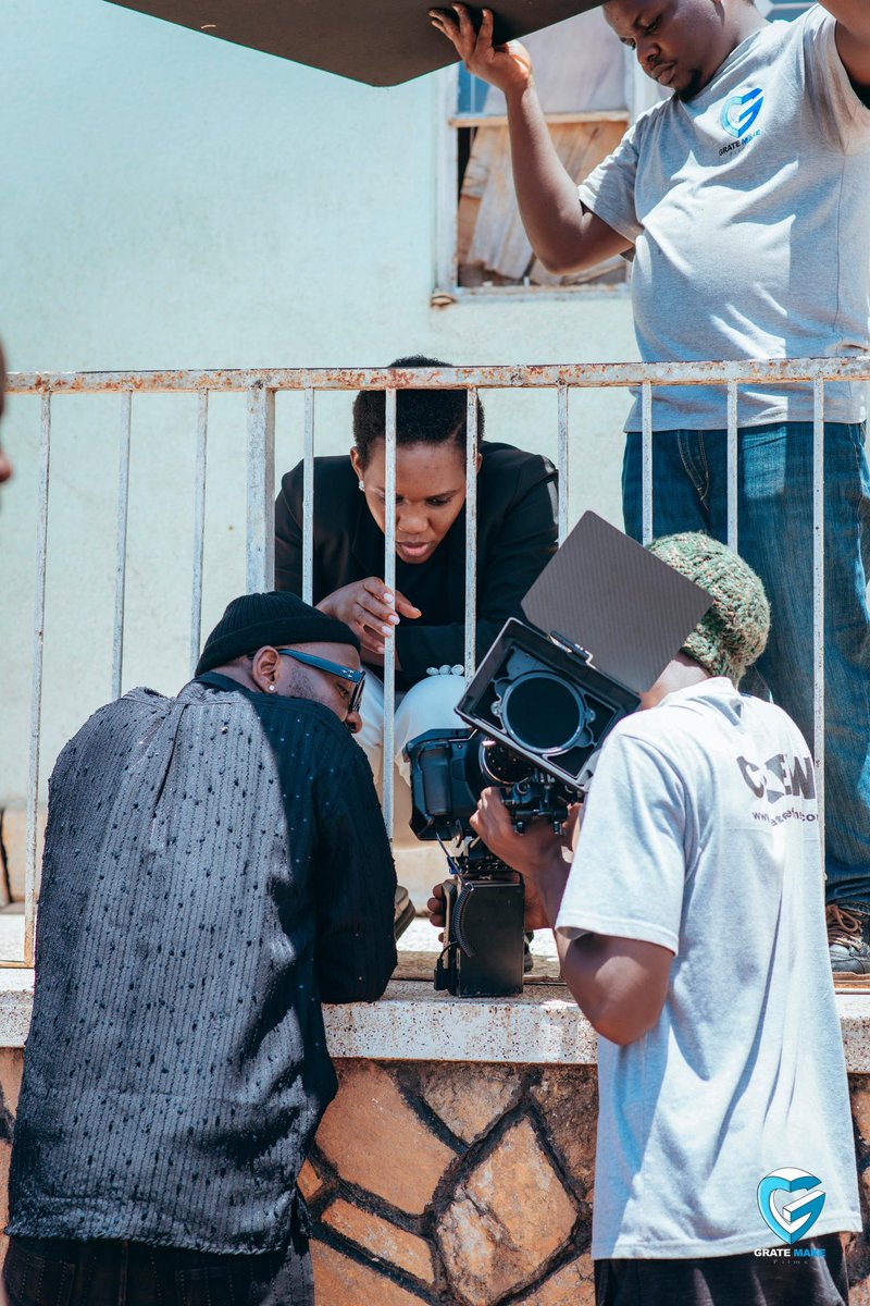 PNyamutoro's tweet photo. Someone should have warned me earlier that one day I would be a unpaid video director behind the scenes!!!

Anyways Manager Beta stay warned that my services are soon becoming professional, you might just need to update your paylist while am still affordable😇.

Also as we spread love through out the Easter holidays, Don't miss catching the Nkulowoza video by @eddykenzoficial on YouTube. https://t.co/ntwd8c1u0z