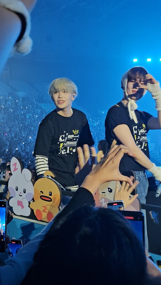 UJ_42_'s tweet photo. 어제 정신이 너무 없어서 이제서야 올리는 사진...🩷 https://t.co/FsDucmoAqQ