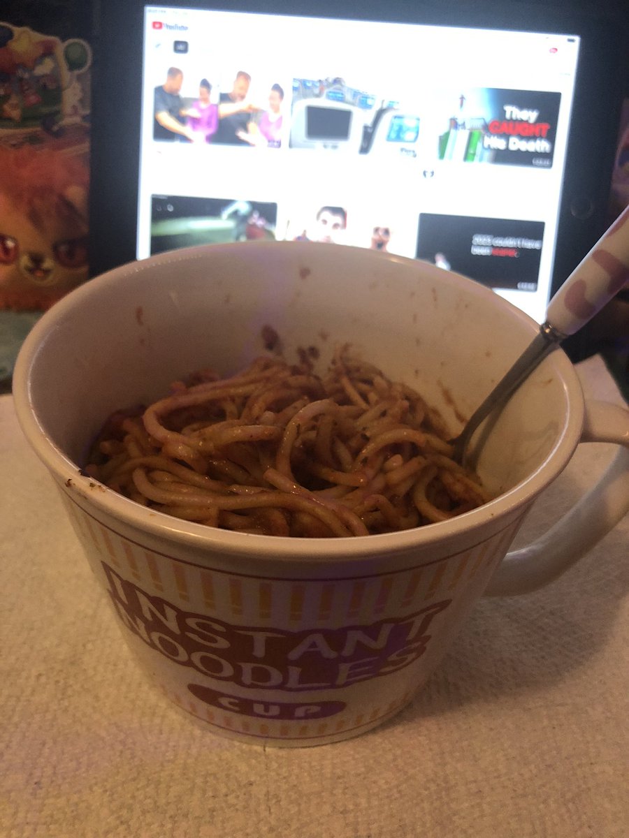Demonfloof27181's tweet photo. @ImRexSplode I ate spaghetti in a cup of noodle bowl only have a picture of the one I had last night but they look pretty much the same anyways lmao https://t.co/R9VGVkIMm4