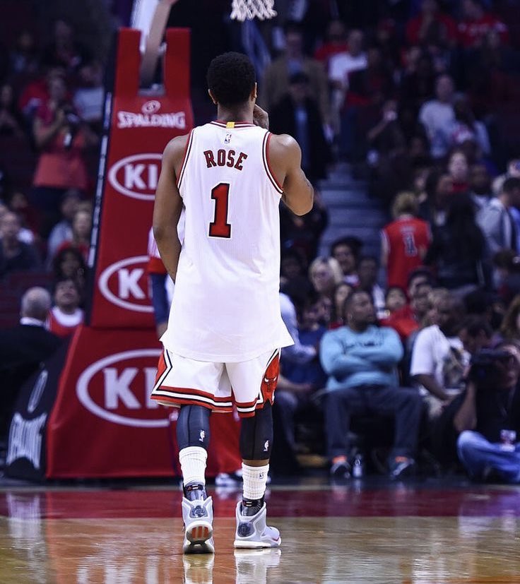 “Late Night Finds” but it’s just Bulls Derrick Rose