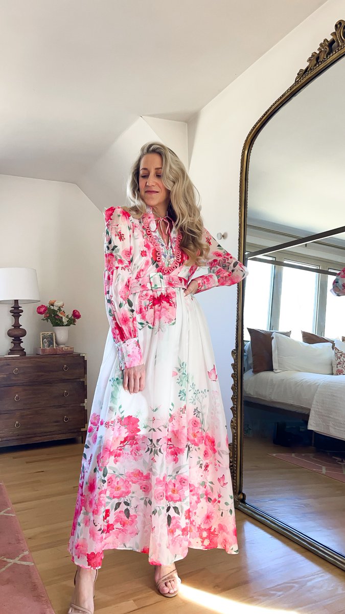 chic_wish's tweet image. Float through the rose garden in style! 🌸🌸Our organza maxi dress combines soft florals with a graceful silhouette. @laurenhenesy 

📎Shop now: chicwish.com/watercolor-ros…

#dress #maxidress #springdress #floral #elegance #styleinspo