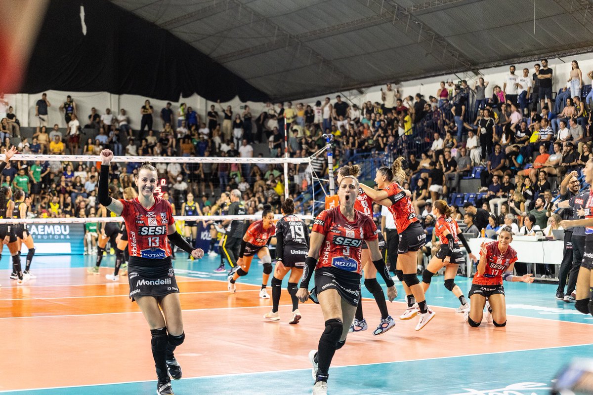SesiVoleiBauru's tweet photo. 🏆 SUPERLIGA 2024/25

VITÓRIA EM CONJUNTO! 

Na primeira batalha da semifinal, contra o Dentil Praia Clube, nossas brabas fazem uma partida brilhante em equipe e conquistam a vitória, de virada, dando o primeiro passo em busca da vaga na final da Superliga 2024/25!!! 🤩

❤🖤 https://t.co/d1sDPpfFs6