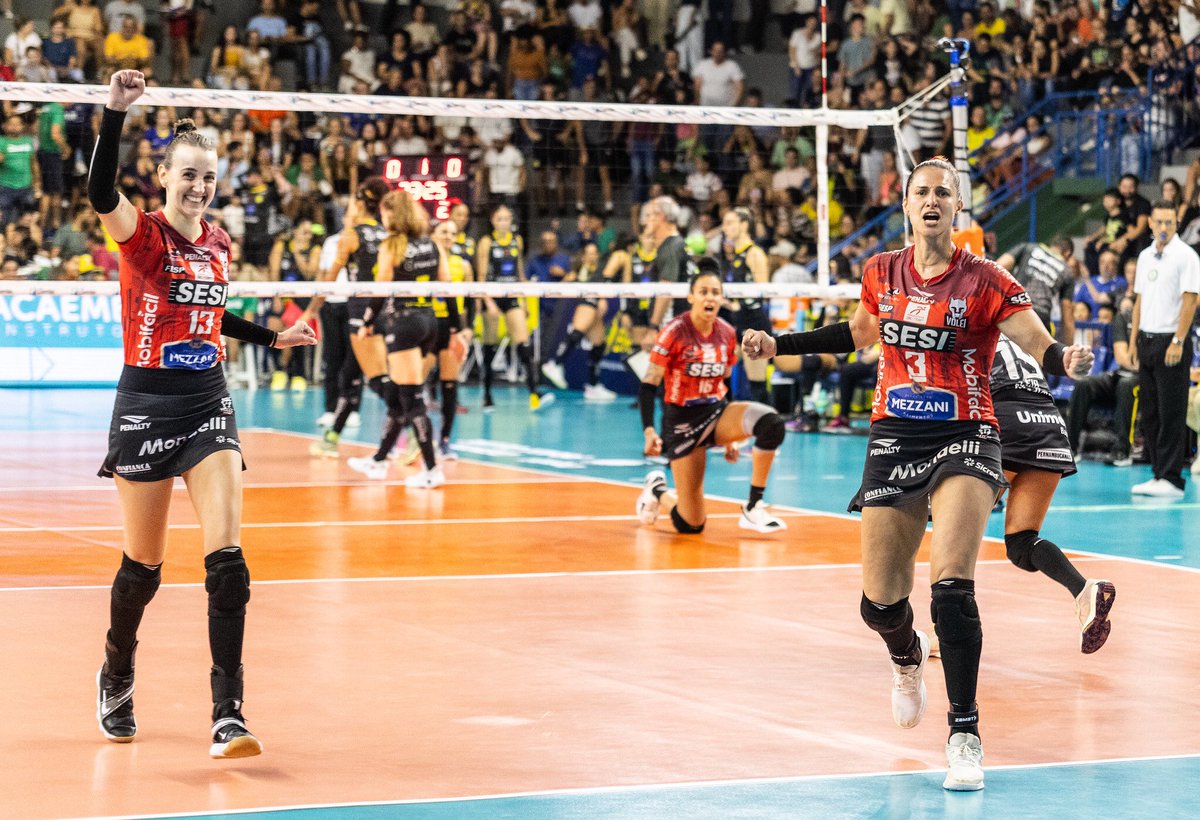 SesiVoleiBauru's tweet photo. 🏆 SUPERLIGA 2024/25

VITÓRIA EM CONJUNTO! 

Na primeira batalha da semifinal, contra o Dentil Praia Clube, nossas brabas fazem uma partida brilhante em equipe e conquistam a vitória, de virada, dando o primeiro passo em busca da vaga na final da Superliga 2024/25!!! 🤩

❤🖤 https://t.co/d1sDPpfFs6
