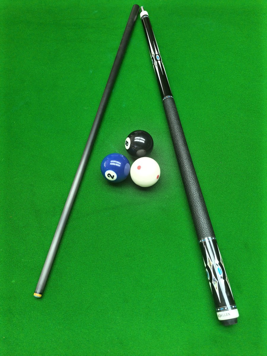 KonllenJ86968's tweet image. ターコイズとアバロンのインレイ。このキューを引き抜くと、まるで星の光の刃を引いたような感覚！一瞬でノックアウトされるほどのビジュアルで、まさに年間最優秀キューと言えるでしょう！
#Konllen