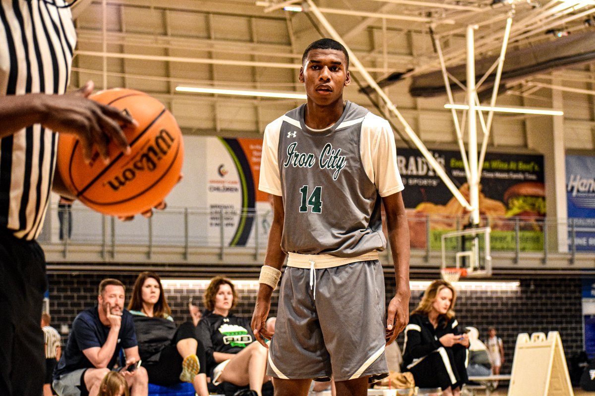 Iron City Hoops 2026 forward Jayden Carson was impressive in an opening night win over Hawks Elite. Long, 6-foot-7 and very active on both ends of the floor he had a number of high level finishes around the rim, protected the rim on the other end, and hit the glass hard on both