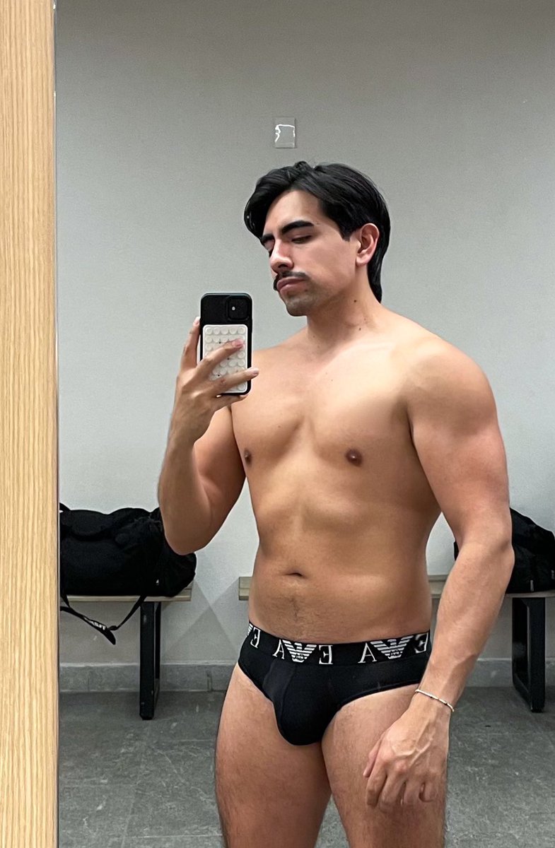 #HUOMOS #LOVEISLOVE #GAY #LGBTQ #LGBTQIA 
 De Ciudad de México, México. 
<a href="/CarloS_NeOo/">Carlos</a> 🏳️‍🌈