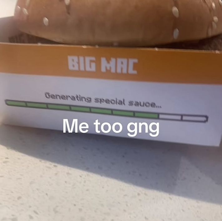 hourly_shitpost's tweet image. 