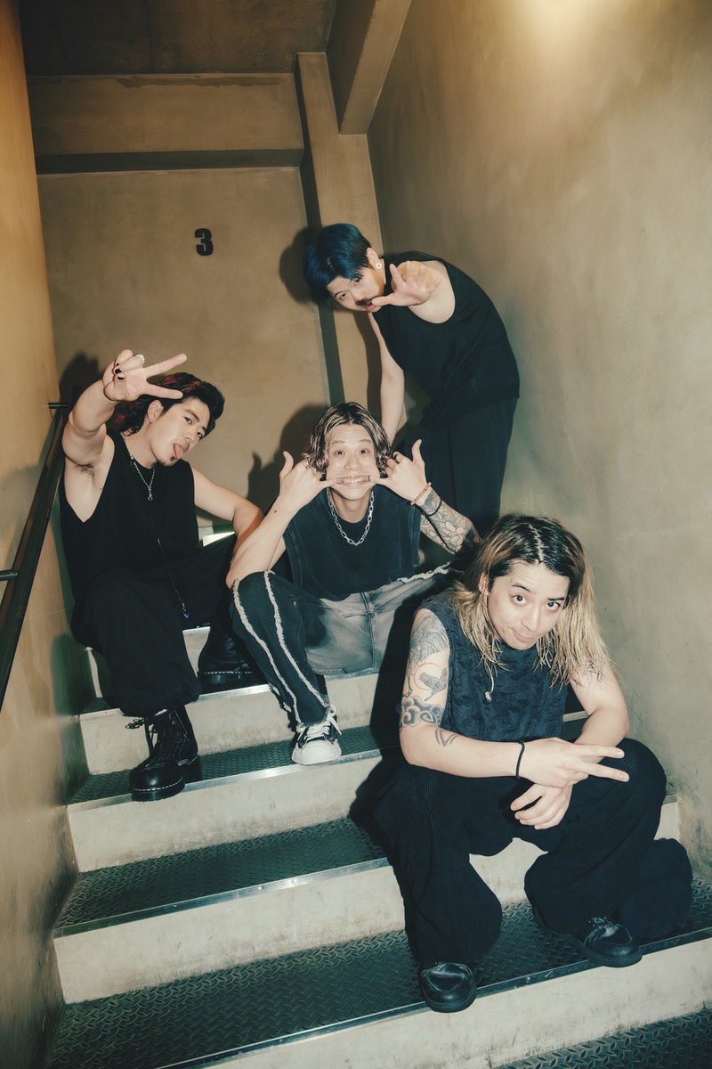 SSTPofficial's tweet photo. "State Of Mind Tour"
Spotify O-EAST

photo by @shotby_dm 

#survivesaidtheprophet #サバプロ #sstp #stateofmind https://t.co/nVCud4ZOQI