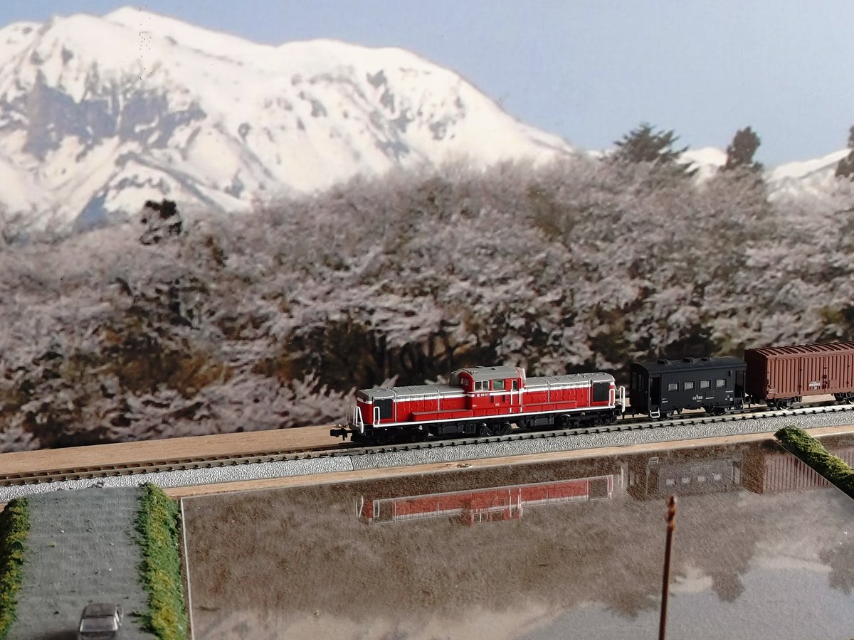 w7fm3uVrh99M2be's tweet photo. 水鏡
キハ181系とDD511が牽引する。
#キハ181系 #DD511 https://t.co/GBhKOq0a31