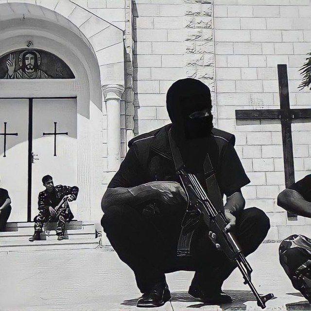 ericamarguerit's tweet image. Some Palestinians are Christians and are subjected to the same abuses as Muslim Palestinians.
It has become obvious that Palestinian Muslims have done more for their Christian communities than any western church.
Palestinian fighter guarding church, Gaza Siege 2006
