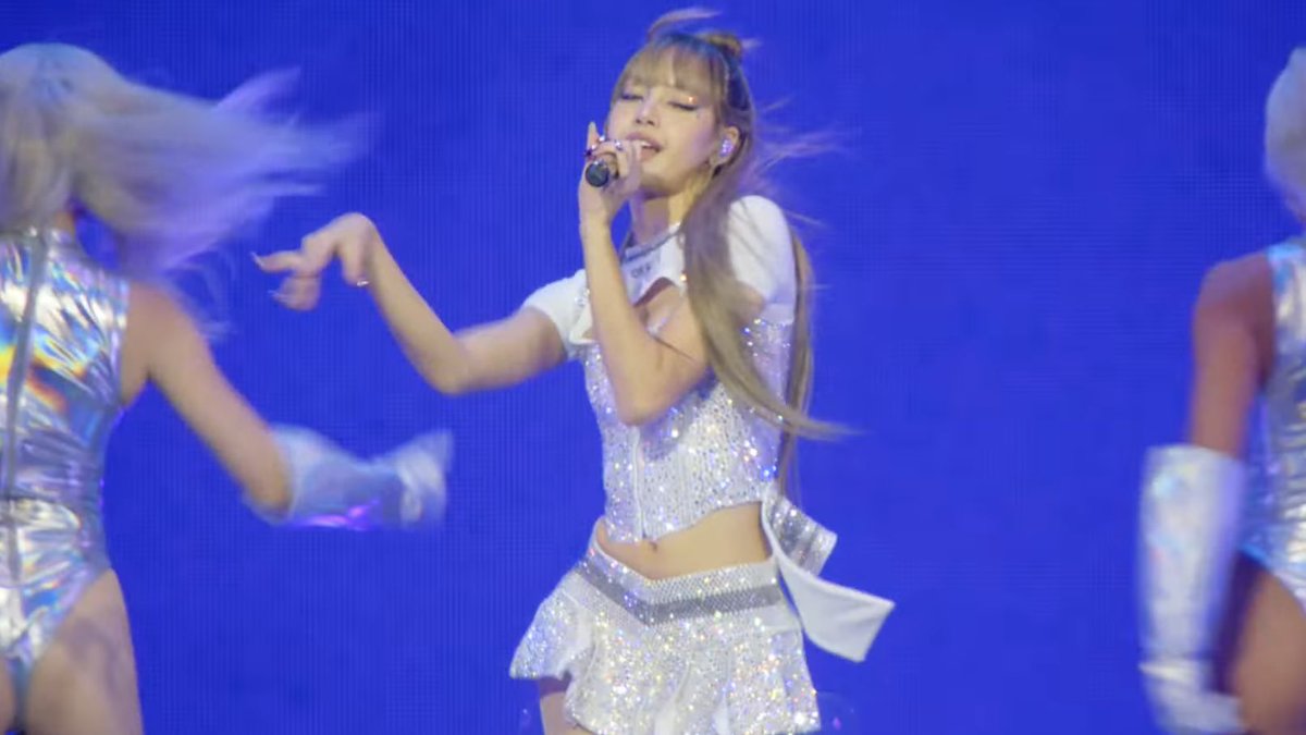 THIS OUTFIT?!?!

#LISACHELLA