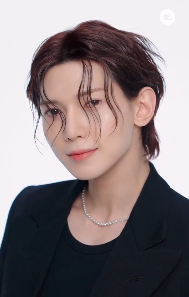 YEOTEEZx's tweet photo. OH HES ABSOLUTELY GORGEOUS!!! https://t.co/xQ8xk8ftzg