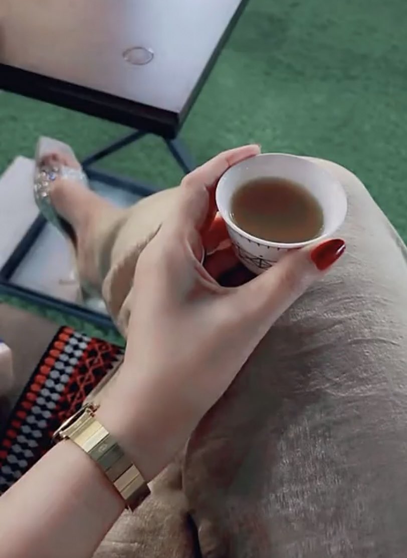 صباح الخير للناس الصاحيه الحين 🤍☕☕