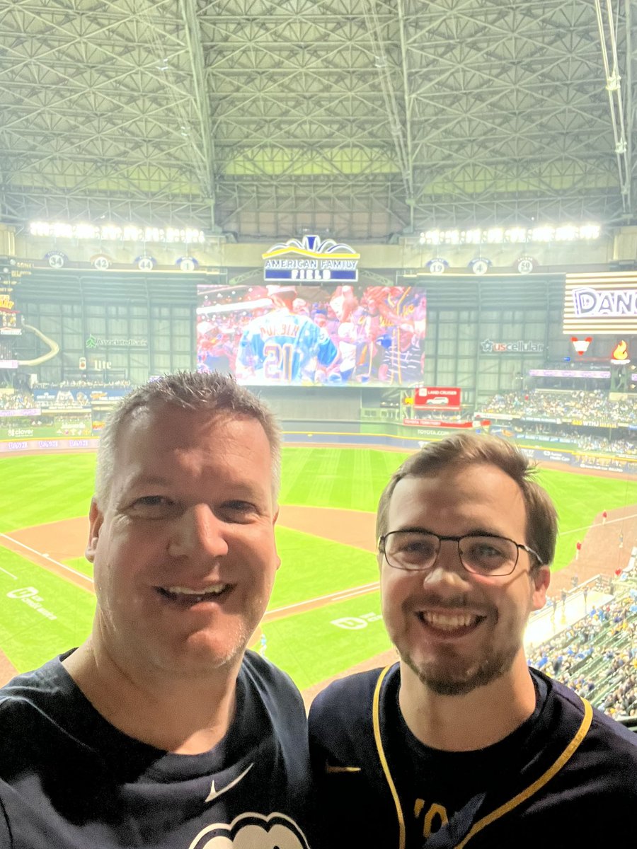 hoopz260's tweet photo. Happy bday Sam! #ThisIsMyCrew https://t.co/gvAMhvmQOP
