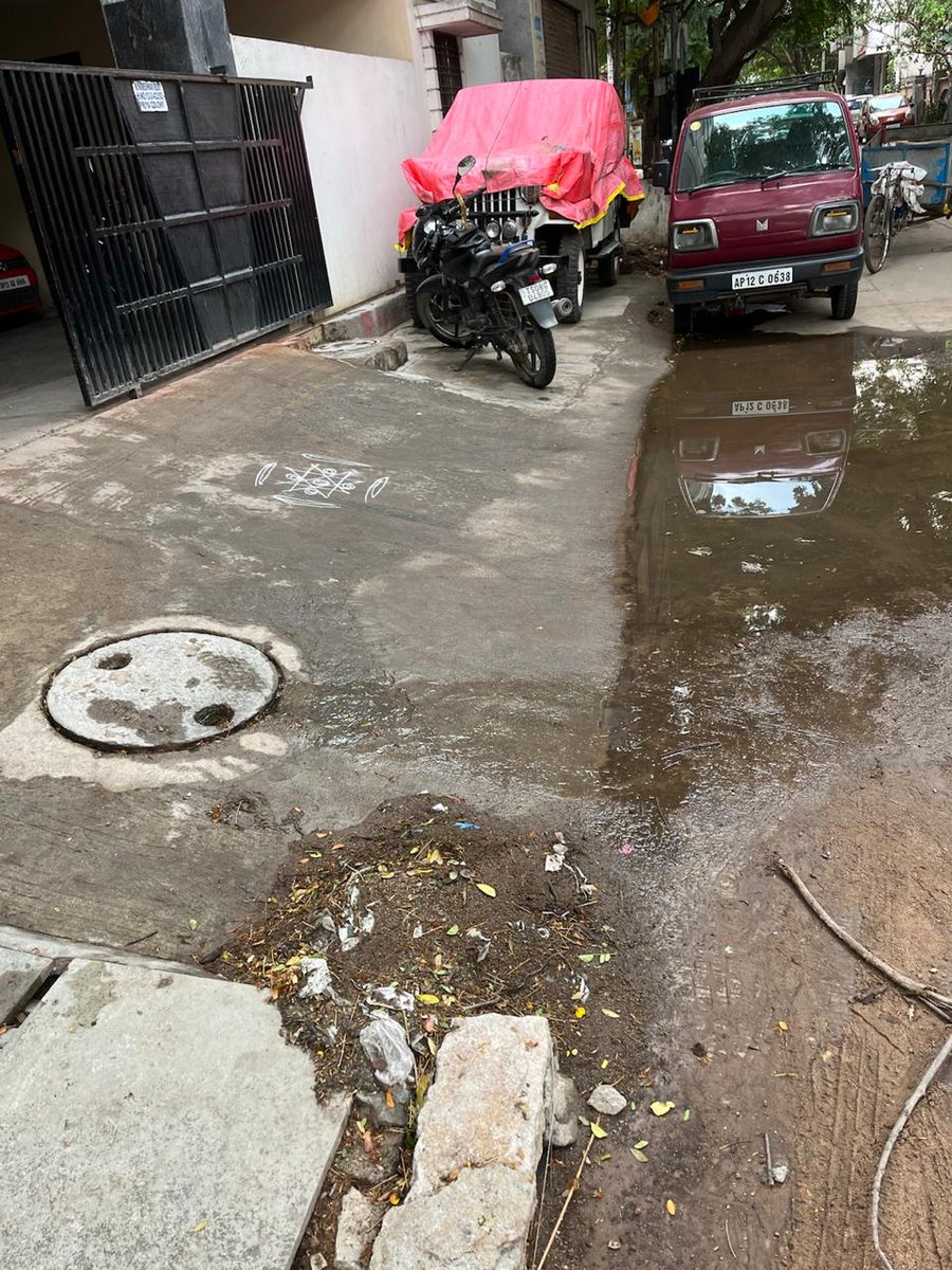 shashank21043's tweet photo. Dear @HMWSSBOnline continues over flow of drain that to infront of home please take the action ASAP https://t.co/PX2f7LttXk