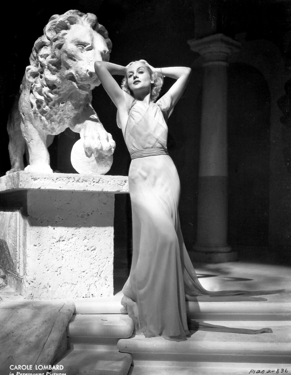 ForeverLouiseB1's tweet photo. Carole Lombard by Eugene Robert Richee, 1934. https://t.co/BIlfiNxOTH