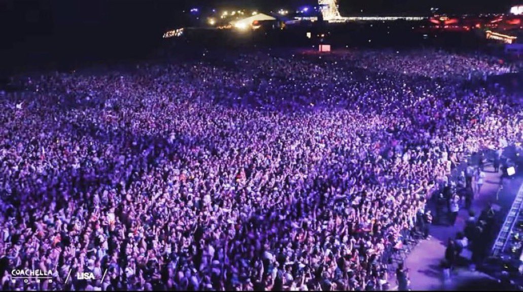 godislaIisa's tweet photo. LISA’S POWER IS INSANE

ROCKSTAR LISA COACHELLA
#LISACHELLA https://t.co/lu9nFvhS4N