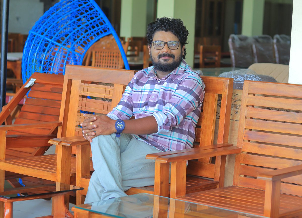 AMBARISHTM's tweet photo. Business Vlogger From Kochi Kerala 
I love to be known in that sense. Sounds Funny Right! https://t.co/p5UUL5XO2d