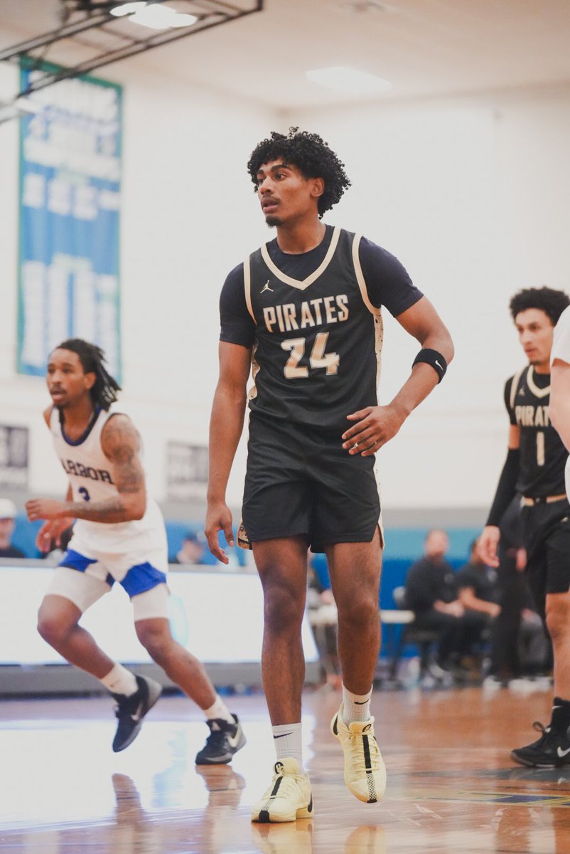 🚨Recruitment still open🚨 
(NJCCA,D2s,D1s)

Guard - 6’4 | 185

Freshman Season Stats-
20ppg | 7pg | 3apg
⭐️2nd team all region 

Best Games-
Bellevue CC- 36 points 8 reb 3 ast
Olympic CC- 29 points 8 reb 6 ast
Edmonds CC- 26 points 6 reb 3 ast
Highline CC- 27 points 5 reb 2 ast