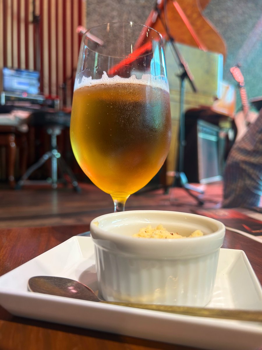 gomagirou's tweet image. 今日はこれからオシャレ空間でライブ✨️
 #宇海 #UUMI #HOWMANYTIMES