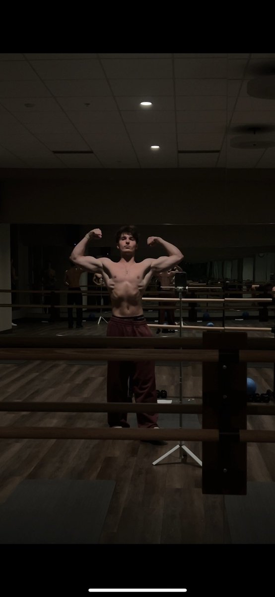 Leg day stream 

twitch.tv/h1ghsky1