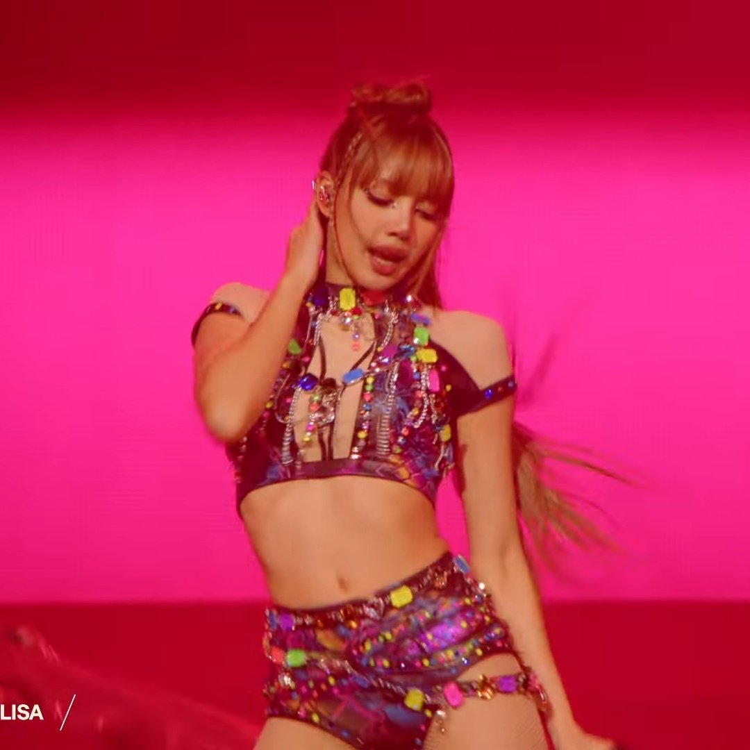 lalisahourIy's tweet photo. LISAAAAA

ROCKSTAR LISA COACHELLA
#LISACHELLA #Coachella2025 https://t.co/44ule0omlQ