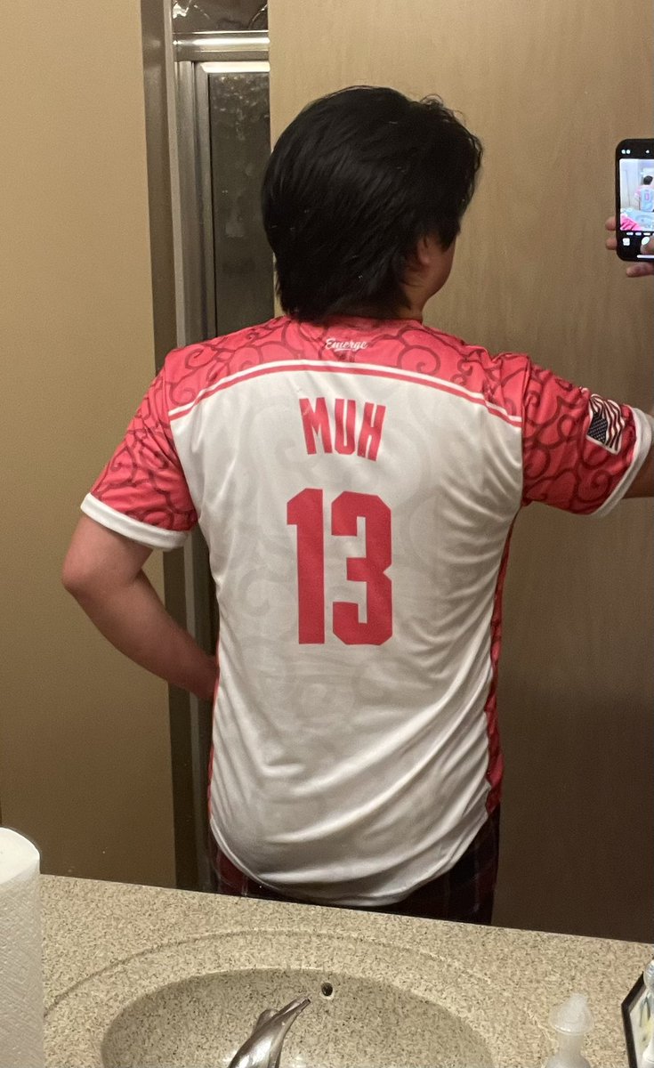 Got my new <a href="/TakeFlyteGG/">Take Flyte</a> jersey from <a href="/Emerge_GG/">Emerge</a> ! Had to try it on before debuting it tomorrow at Clutch Up :)

The fit is incredible and it’s super lightweight too, def one of my favorites