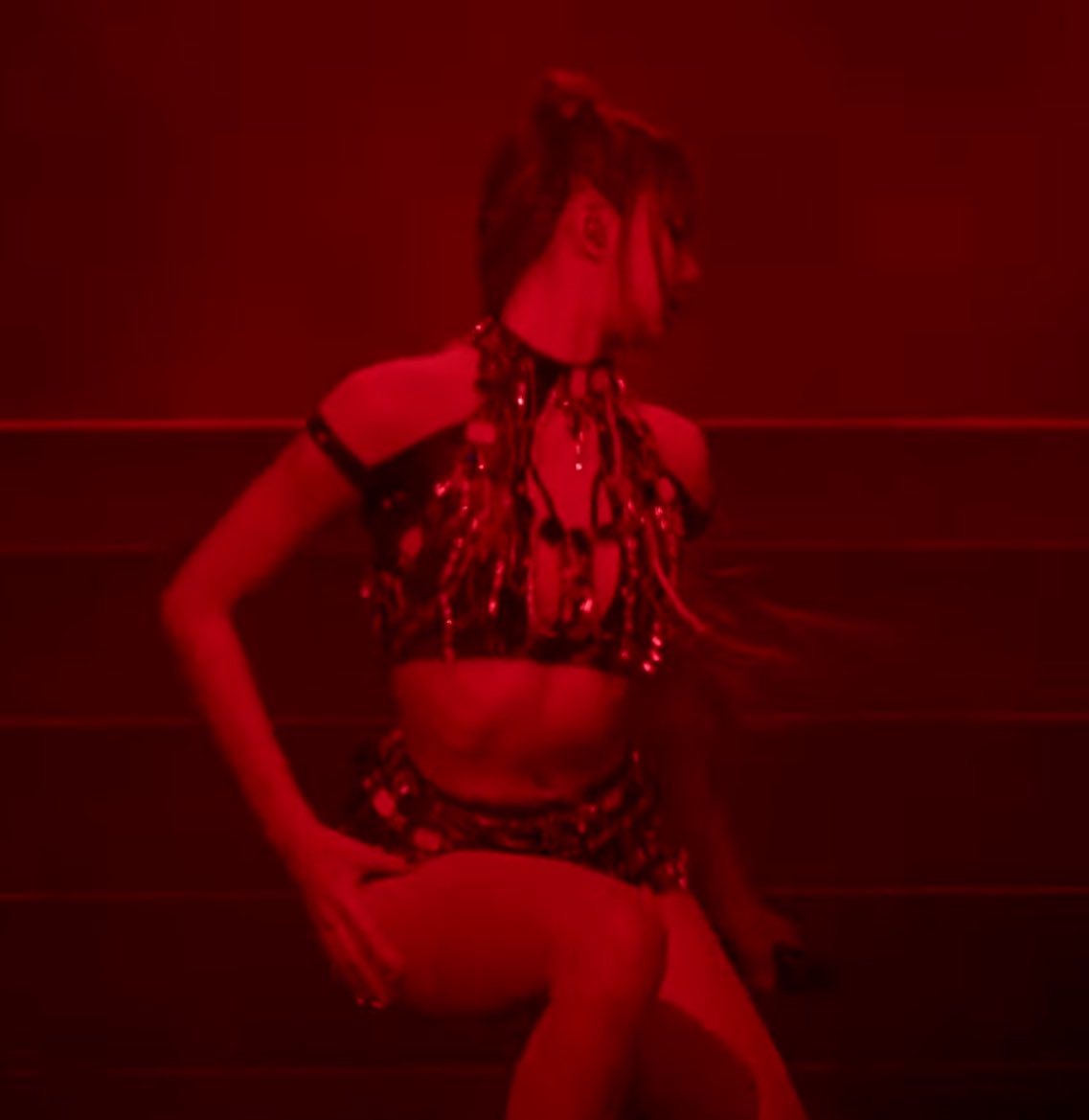 LISANATIONS_'s tweet photo. Our ELASTIGIRL 🩸

ROCKSTAR LISA COACHELLA 
#LISACHELLA #Coachella2025 https://t.co/q6it2vkAgN