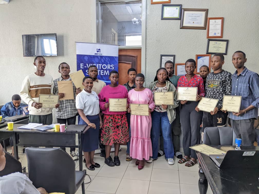 SANTECHLTD3's tweet photo. Moments from our L5 Pitch Day 📸
A huge congratulations to the brilliant minds from SOD, CSA, NIT, and ETE who successfully completed their apprenticeship at SAN TECH.
We’re proud of your growth
Keep shining and building the future
#PitchDay2025 #SANTech #L5Cohort1 #YouthInTech https://t.co/qzxbcGebeo