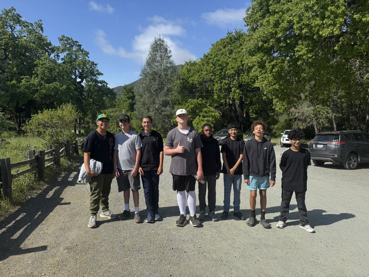 MustangsPHMS's tweet image. We had a great time in our 7th grade hikes today. Thank you to all of the rangers and volunteers at Mt. Diablo @CAStateParks! #PHMSMustangsPRIDE 🐎💚 @MtDiabloUSD