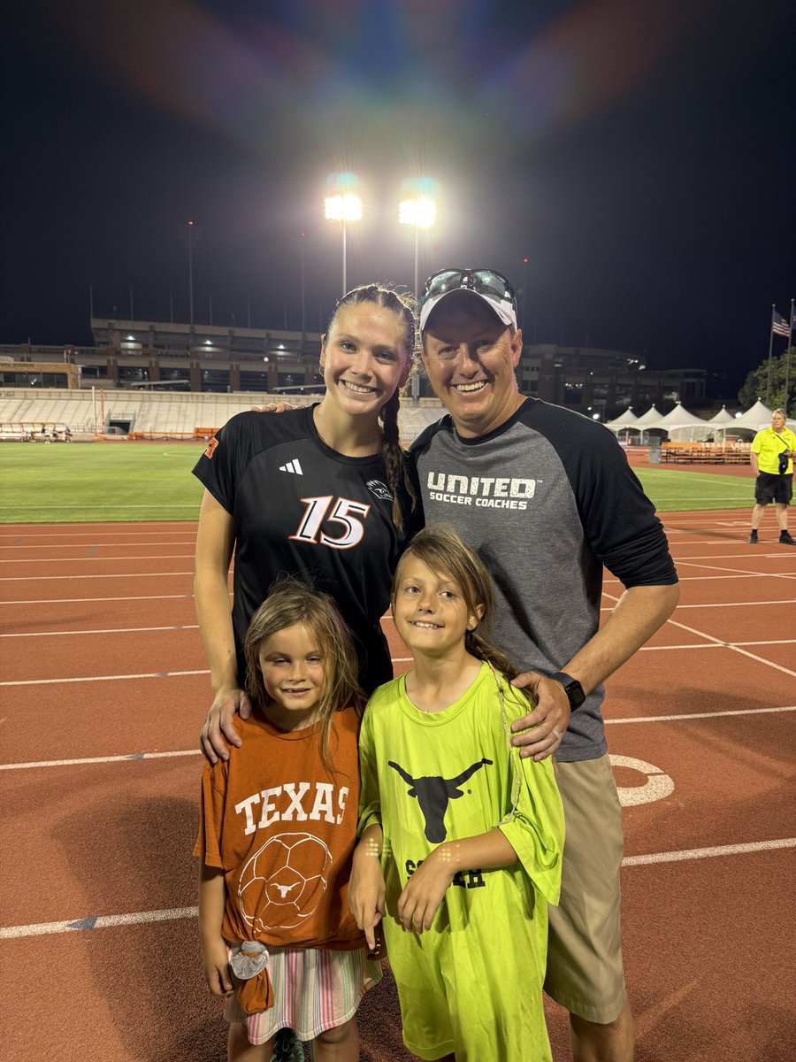 CPHSWomenSoccer's tweet photo. Great seeing former players succeed at the next level, Isabel you played amazing tonight against Texas!

#ubuntu #cpdna

@CoachQCPProud @coach_pearce @CPHS_Sports @var_austin @LeanderisdATH @LethalSoccer @ASJSportsATX @tascosoccer @UTSAWSOC https://t.co/liBusOyrvN