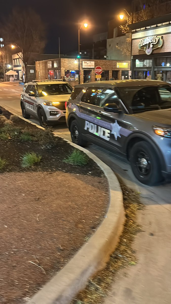 someilliniguy's tweet photo. Cops heard about #theswap but we can’t be stopped. We’re back at dawn. https://t.co/o8J2KboFha
