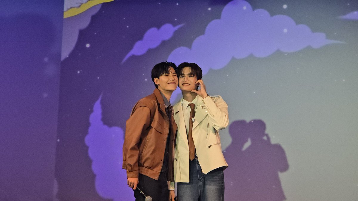hippoyayee's tweet photo. แนบแก้มแบบ 360 องศาที่ไทเป แรงมากๆโอ้ย😭😭😭😭😭😭😭😭😭😭😭😭😭😭😭😭😭😭😭😭😭😭😭😭😭😭😭😭😭😭😭😭😭😭😭😭😭😭😭😭😭😭😭😭😭

JUNIORMARK FANDAY20
#JMFANDAY20xTAIPEI
#junniorrs #markjrtn 
#จูเนียร์มาร์ค #juniormark https://t.co/neQkbvcNqE