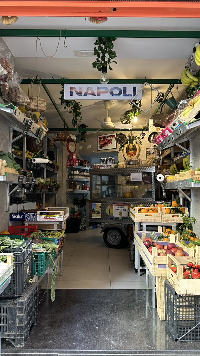 23lvo's tweet photo. Napoli https://t.co/k9HMcQHMjY