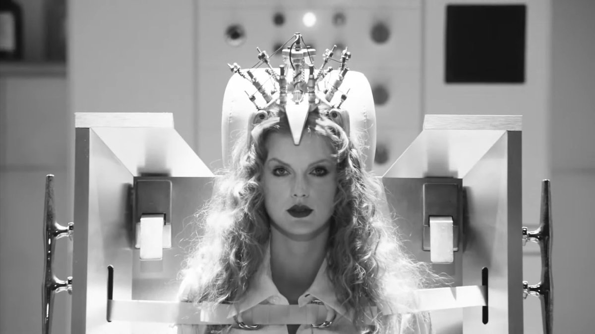 One year ago today, Taylor Swift released ‘Fortnight’ featuring Post Malone.