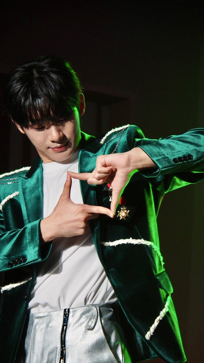 ntx_jm_o's tweet photo. 20250409 2부
𝑵𝑻𝑿 𝟐𝒏𝒅 𝑨𝒍𝒃𝒖𝒎 『𝑶𝑽𝑬𝑹_𝑻𝑹𝑨𝑪𝑲』
𝑹𝑬𝑳𝑬𝑨𝑺𝑬 𝑬𝑽𝑬𝑵𝑻 𝑰𝑵 𝑱𝑨𝑷𝑨𝑵
#CHANGHUN #창훈 #HOJUN #호준
#EUNHO #은호 #SEUNGWON #승원
#NTX #엔티엑스
#OVERTRACK #OVER_TRACK
#OVER_N_OVER #ONO
@NTX_OFFICIAL_ https://t.co/5HGGAxjeJq
