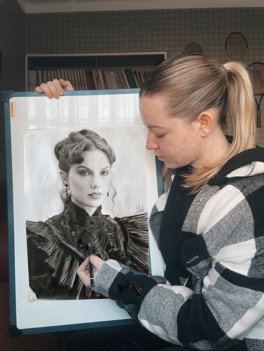 argenTAYn's tweet photo. #OneYearCake #TTPD #1YearOfTSTTPD 
 A year ago:
Cry for "the manuscript" ✅
Speechless with BDILH ✅
Screamed with So High School ✅
Draw a lot ✅
@taylornation13 @taylorswift13 https://t.co/GRWOuLQENT