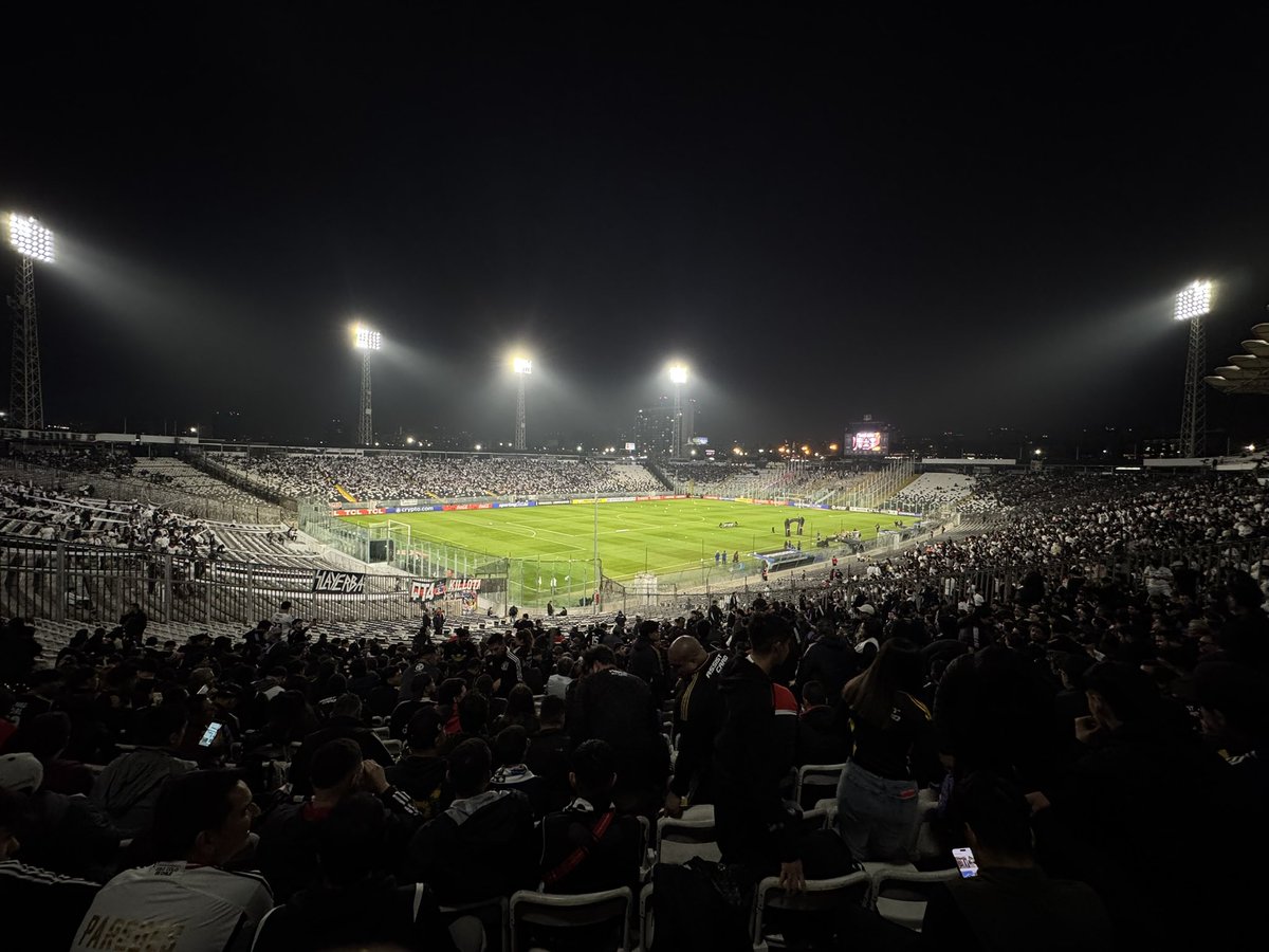 somoschile1977's tweet photo. Feliz centenario mi amado #ColoColo las palabras se me hacen pocas para poder describir el Amor a estos colores y su enorme legado de Don David Arellano y todos aquellos que hacen grande esta institución 
#SomosChile #SomosColoColo 
#100AñosDeGloria https://t.co/myx9Lbh8UE