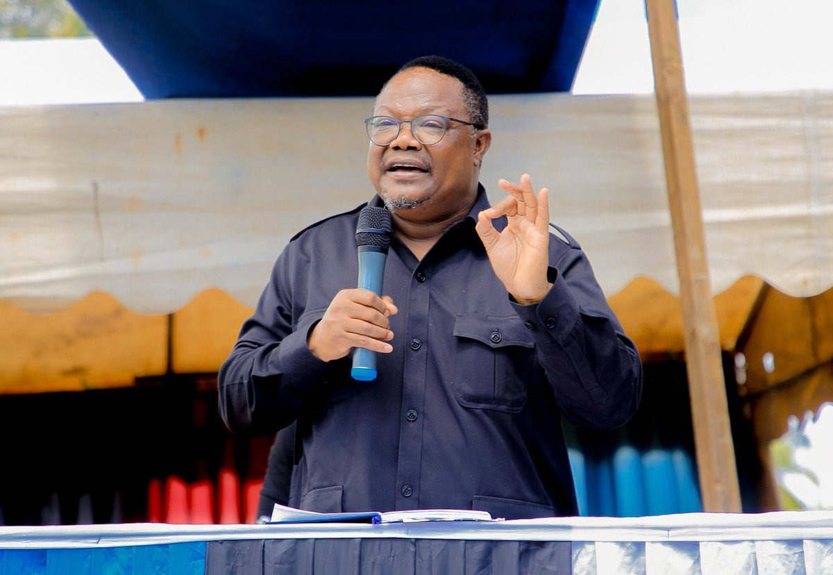 TanzaniaLeaks's tweet image. Kuna sintofahamu kubwa sana Ikulu, Lumumba &amp;amp; Idarani. Watendaji waandamizi wanadai ishu ya Lissu ni mbaya kwa serikali. Magareza hawaelewi kinachoendelea, wanalalamika kuingiliwa kiutendaji kwani hawajui Lissu kapelekwa wapi. Wanapasua kichwa tarehe 24 raia wakijitokeza kwa wingi