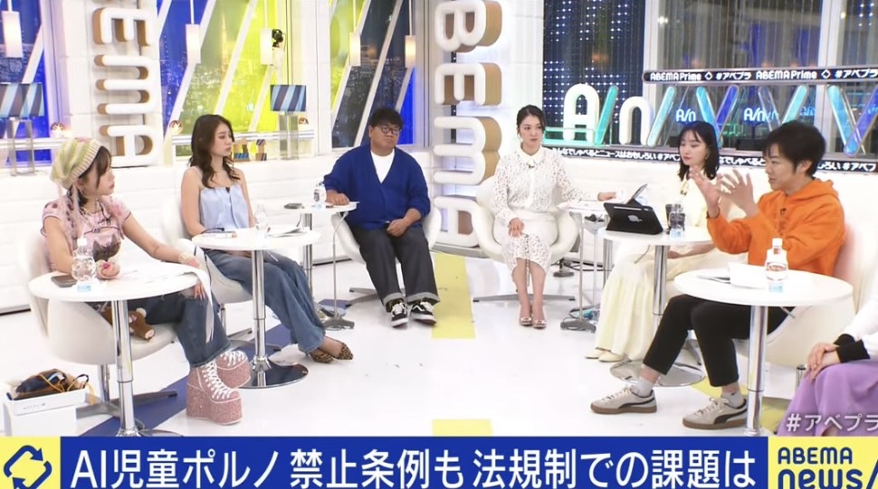 otokita's tweet photo. -アベプラで、特に女性陣にボコボコにされてきた【生成AIの児童ポルノどうする問題】-

昨日はアベプラでコメンテーターのお仕事でした。

番組でも話題になったように、鳥取県では2025年3月、AIで作成された性的ディープフェイク画像などの流通を防ぐため、関連する条例を改正しました。

改正案では、実在する人物の顔などをもとに、わいせつな画像や動画を生成・提供・拡散する行為を禁止し、将来的には罰則の導入も検討されています。

特に、卒業アルバムの写真などを悪用して裸の画像に合成する行為などを想定しています。

このような動きは、技術の進展に対応する立法の試みとして理解できる一方で、規制の範囲が広がりすぎることへの懸念も同時に高まっています。

■

もちろん、現実に存在する児童の画像を用いたディープフェイクや、特定個人に類似したAI生成画像が性的な形で流通することは、名誉毀損やプライバシー侵害、さらには児童ポルノとして厳格に取り締まられるべきです。

今回の鳥取県の条例改正も、「実在の児童に酷似したディープフェイク」を取り締まる趣旨であり一定の理解ができます。

しかし、この流れは「たとえ実在の人物に似ていなくても、“児童に見えるような”AI画像はすべて規制すべき」といった主張が強まっていく恐れがありますし、

実際にスタジオの議論でも「生成AIや実在の有無にかかわらず、児童を性的に消費するような表現はすべてNGにするべき」という意見が大勢を占めました。

ここには、きわめて大きな表現規制のリスクが潜んでいます。

■

「児童っぽい顔をしている」「幼く見える身体表現だ」といった感覚的な要素で規制を進めるとしたら、それは主観の領域に踏み込む非常に危険な前例になります。

たとえば、アニメや漫画で描かれる“幼く見えるキャラクター”も、同様の基準で取り締まりの対象になってしまう可能性があります。

もちろん私も「児童ポルノ」を良いと思ったことはありませんし、子どもや児童が性的に消費されているような表現は不快に思います。

しかしながら、「良くない・不快だと思う人がいるから、政府や行政がそう考えるから禁止していい」という理屈が通ってしまえば、それは他の表現領域にも波及しかねません。

気に入らない政治表現、風刺、文化作品…どれも同じ論理で規制できるようになってしまいます。

■

今回のケースで規制を行うのであれば、「実在の児童の権利侵害がある」「誰かの名誉を傷つけた」という具体的な被害の裏付けがなければなりません。

そうでなければ、感情や倫理感だけを根拠にした“前のめりな規制”が暴走してしまう。

国会での答弁にもある通り、生成AIによる画像が児童ポルノに該当するかは個別具体の判断が必要であり、広範な抽象規制は憲法21条「表現の自由」に抵触します。

こうしたテーマでは、表現の自由を擁護する立場はどうしても

「加害者側の味方なのか」
「子どもや児童の権利侵害を容認するなんてトンデモない！」

といった誤解や感情的反発を受けやすい。しかし、不快であっても違法ではない表現を守ることこそが、表現の自由の本質です。

児童の人権と未来を守ることと、表現の自由を守ることは、対立軸ではありません。実害に基づいて取り締まりを強化する一方で、根拠なき広範な規制にはブレーキをかける。

このバランス感覚を、政治の現場でも、そして世論にも広げていきたいと思います。

■

…それにしても、女性陣に激しく詰められながら守っているのが「ポルノ表現」なのかと思うと泣きそうになりますが（）

守っているのはあくまで「表現」なのです。

陰キャの星として頑張りたいと思います。