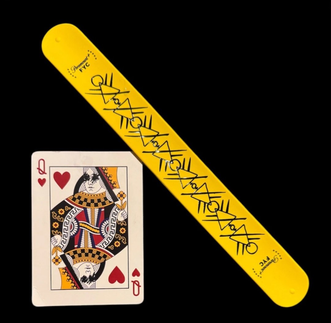 TheGhostHost's tweet photo. BONUS GIVEAWAY PRIZES: Yellowjackets Paramount For Your Consideration promotional slap snap bracelet and queen of hearts playing card! 🐝🌲❤️ https://t.co/RezVHwQpCN
