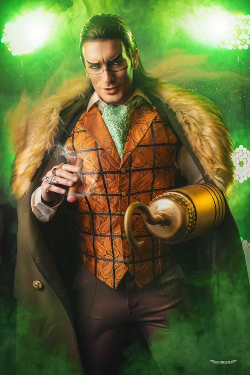 Leon_Chiro's tweet image. “ FINAL BOSS VIBES. “ — 💚
▪️ CROCODILE - One Piece 🐊🏴☠️
Tonight I was in the mood to showcase my Crocodile Cosplay with this shooting I never posted before on X! 🤟🏼
📷 : Duncan Cosplay Photography 💚
#Crocodile #LeonChiro #OnePiece #bombardilocrocodilo 👌🏼