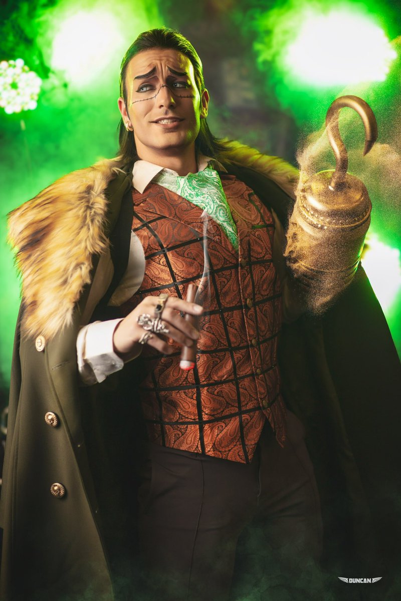 Leon_Chiro's tweet image. “ FINAL BOSS VIBES. “ — 💚
▪️ CROCODILE - One Piece 🐊🏴☠️
Tonight I was in the mood to showcase my Crocodile Cosplay with this shooting I never posted before on X! 🤟🏼
📷 : Duncan Cosplay Photography 💚
#Crocodile #LeonChiro #OnePiece #bombardilocrocodilo 👌🏼